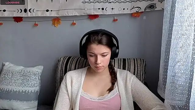 CutieAnny online show from November 27, 7:09 am