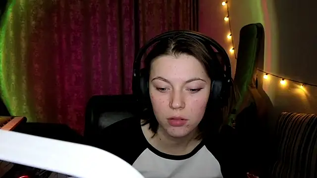 CutieAnny online show from March 4, 8:16 pm