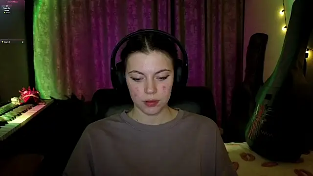 CutieAnny online show from April 12, 8:12 pm