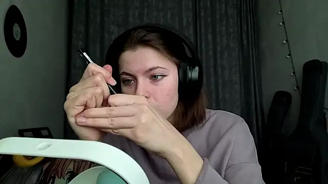 CutieAnny online show from February 17, 6:11 am