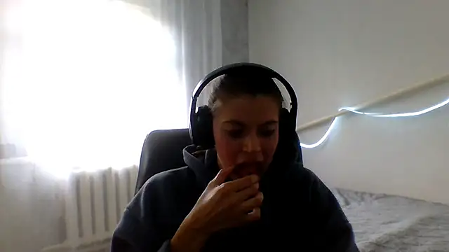 Snapshot of CutieAnny chatting on September 12, 4:34 am CutieAnny online show from September 12, 4:34 am