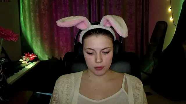 CutieAnny online show from March 24, 7:25 pm