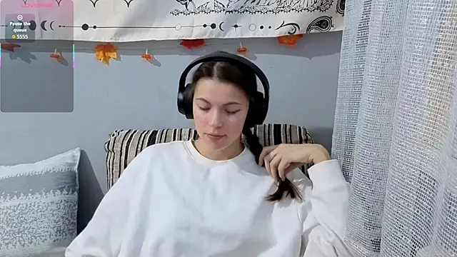 CutieAnny online show from December 16, 4:28 am