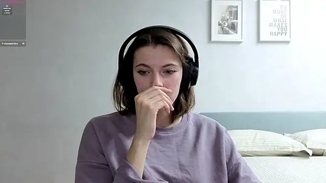 CutieAnny online show from April 5, 12:34 pm