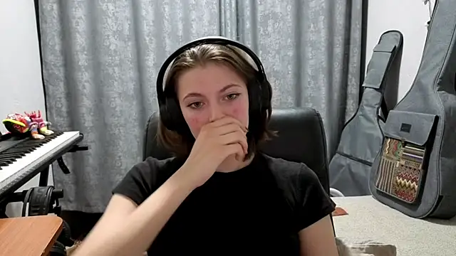 CutieAnny online show from May 8, 9:07 pm