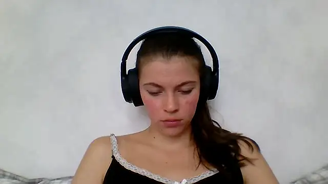 Snapshot of CutieAnny chatting on September 15, 5:30 am CutieAnny online show from September 15, 5:30 am
