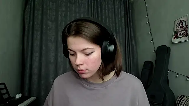 CutieAnny online show from February 5, 6:09 am