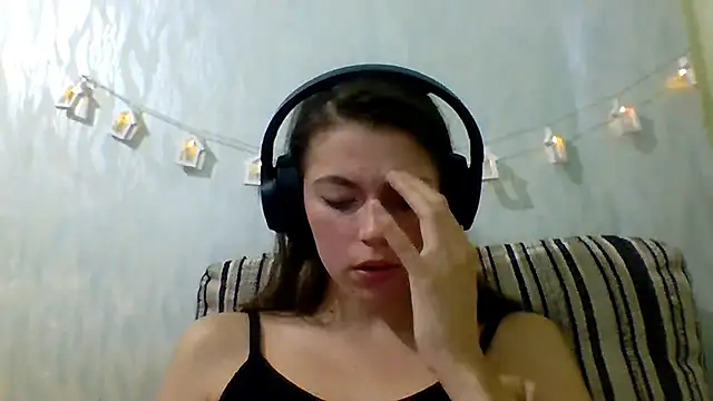 Snapshot of CutieAnny chatting on September 9, 4:55 am CutieAnny online show from September 9, 4:55 am