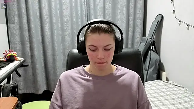 CutieAnny online show from April 23, 8:21 pm