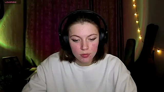 CutieAnny online show from February 19, 8:06 pm