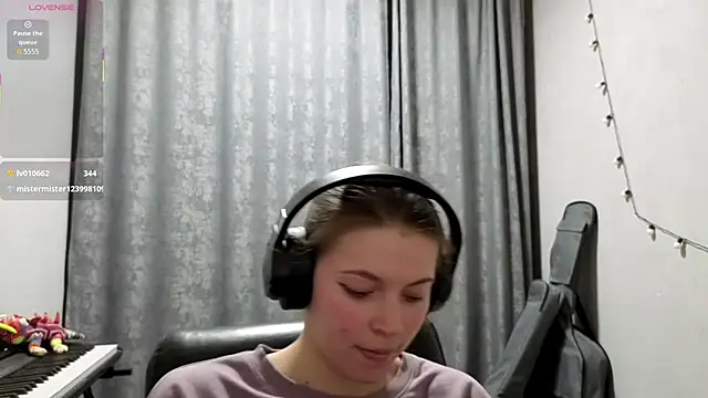 CutieAnny online show from April 28, 2:27 am