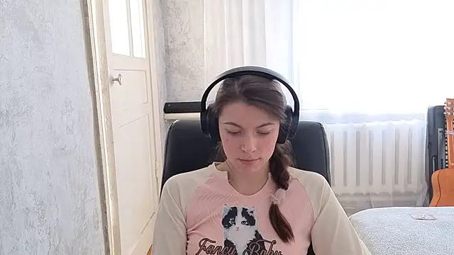 CutieAnny online show from November 4, 4:38 am