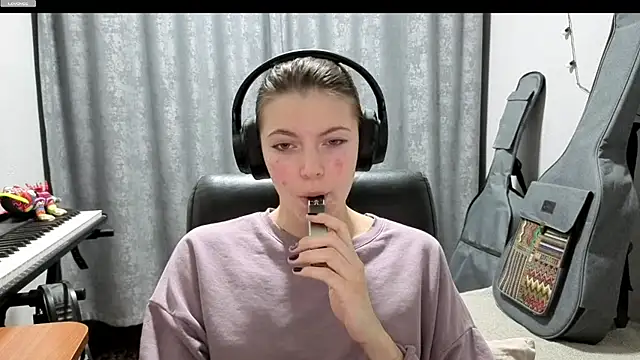 CutieAnny online show from May 4, 8:11 pm