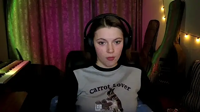 CutieAnny online show from March 3, 8:05 pm