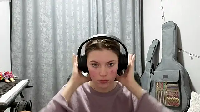 CutieAnny online show from May 3, 8:34 pm