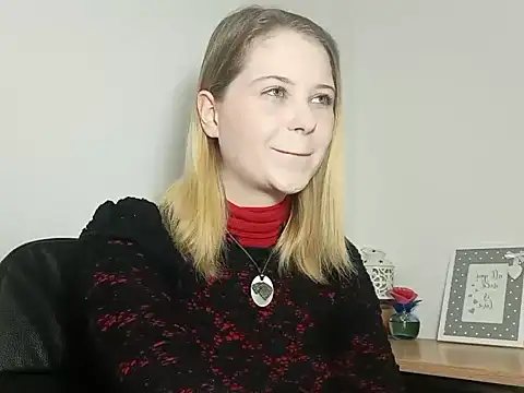 Snapshot of LydiaYoung chatting on September 11, 2:17 pm LydiaYoung online show from September 11, 2:17 pm