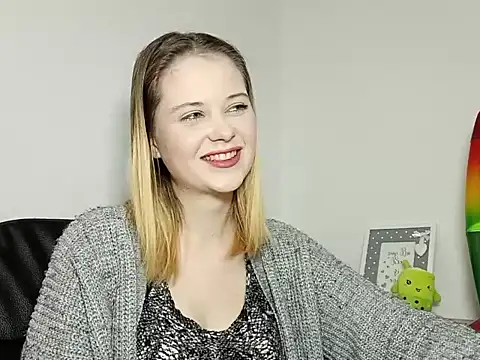 Snapshot of LydiaYoung chatting on October 7, 6:09 pm LydiaYoung online show from October 7, 6:09 pm