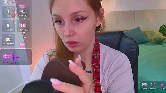 Snapshot of HoneyLace_ chatting on May 29, 1:39 pm HoneyLace online show from May 29, 1:39 pm
