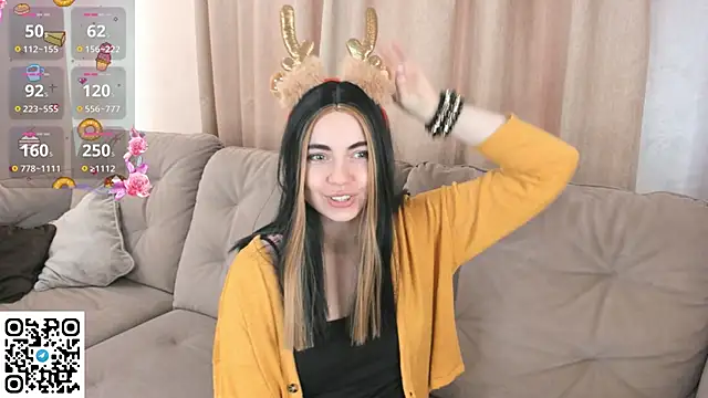 Snapshot of EvaBlimey chatting on November 23, 6:23 am EvaBlimey online show from November 23, 6:23 am