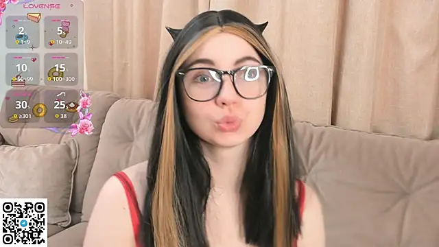 Snapshot of EvaBlimey chatting on November 7, 6:18 am EvaBlimey online show from November 7, 6:18 am