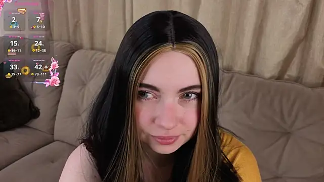 Snapshot of EvaBlimey chatting on December 14, 9:48 am EvaBlimey online show from December 14, 9:48 am