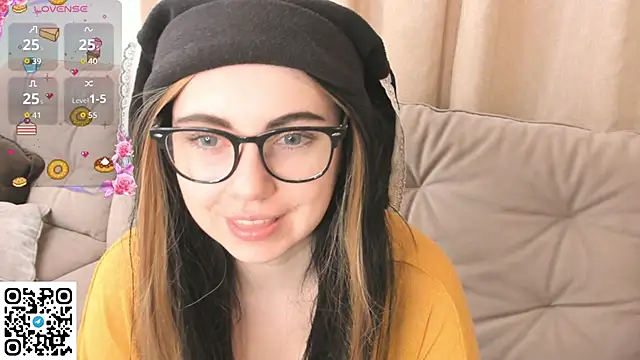 Snapshot of EvaBlimey chatting on November 14, 5:00 am EvaBlimey online show from November 14, 5:00 am