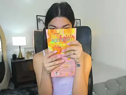 Snapshot of CassieSommereux chatting on October 8, 5:09 am CassieSommereux online show from October 8, 5:09 am