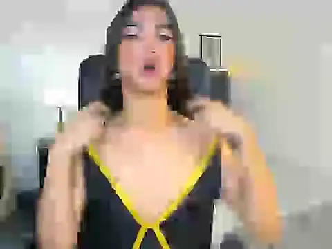 Snapshot of CassieSommereux chatting on October 20, 4:03 am CassieSommereux online show from October 20, 4:03 am