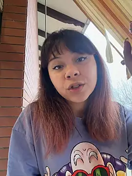 YumiLux online show from February 8, 4:05 pm