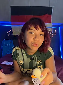 Snapshot of YumiLux chatting on July 1, 8:36 am YumiLux online show from July 1, 8:36 am