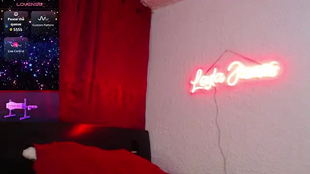 leyla james  online show from September 25, 4:35 pm