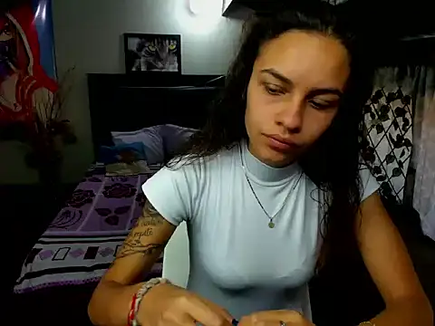 Skylovershot online show from December 1, 1:45 pm