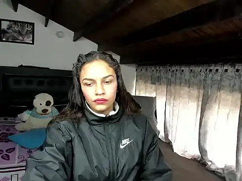 Skylovershot online show from November 15, 1:26 pm