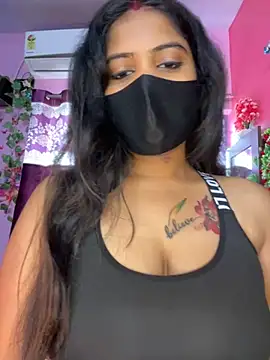 Snapshot of V-Hot-Sweti chatting on November 6, 8:18 am V-Hot-Sweti online show from November 6, 8:18 am