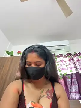 Snapshot of V-Hot-Sweti chatting on October 25, 6:23 am V-Hot-Sweti online show from October 25, 6:23 am