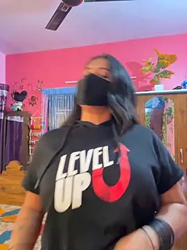 Snapshot of V-Hot-Sweti chatting on November 12, 5:39 pm V-Hot-Sweti online show from November 12, 5:39 pm