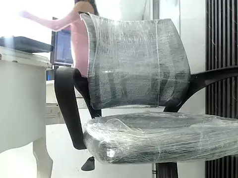 Snapshot of CamelyHott chatting on November 29, 3:17 am CamelyHott online show from November 29, 3:17 am