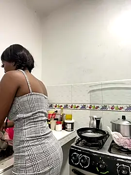 Snapshot of zaracollins01 chatting on November 6, 5:06 pm zaracollins01 online show from November 6, 5:06 pm