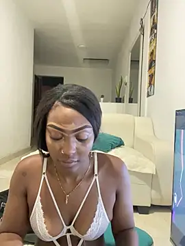 Snapshot of zaracollins01 chatting on October 31, 12:07 am zaracollins01 online show from October 31, 12:07 am