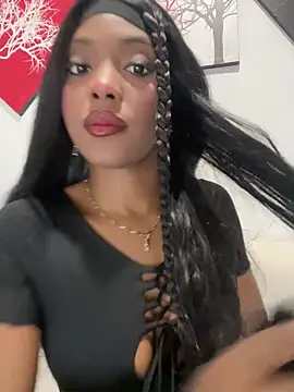 Snapshot of zaracollins01 chatting on September 28, 3:46 am zaracollins01 online show from September 28, 3:46 am