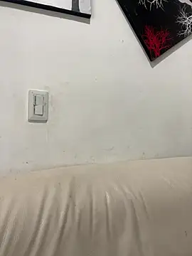 Snapshot of zaracollins01 chatting on October 22, 2:05 pm zaracollins01 online show from October 22, 2:05 pm