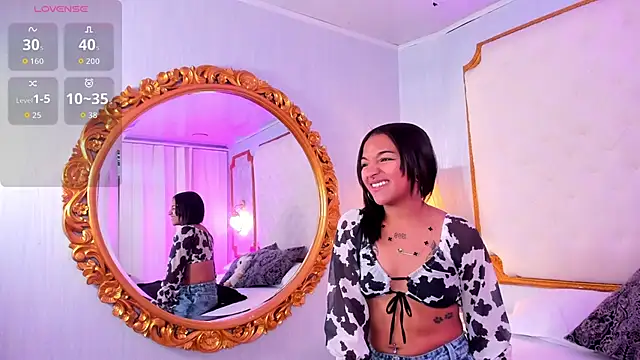 Manelyk evanss  online show from September 9, 11:30 am