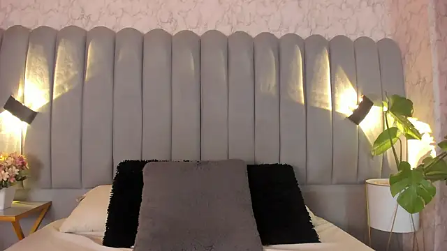 aylacallowey online show from March 25, 7:13 pm