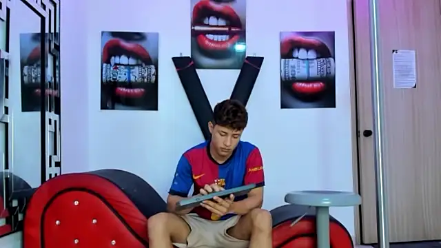 GRETTY BOYS online show from November 4, 7:23 am