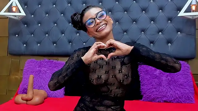 AtheneaBrownn online show from November 29, 7:25 pm