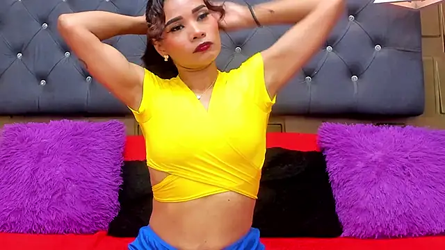 AtheneaBrownn online show from December 14, 7:19 pm