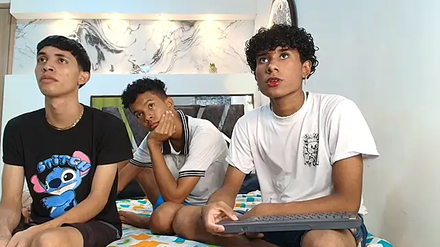 Snapshot of LONDON_BOYS1 chatting on October 11, 2:34 am LONDON BOYS1 online show from October 11, 2:34 am