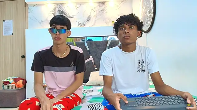 Snapshot of LONDON_BOYS1 chatting on September 24, 1:24 am LONDON BOYS1 online show from September 24, 1:24 am