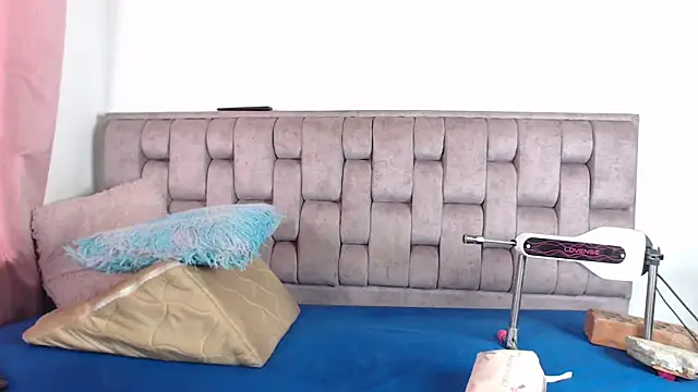 Alexa-Hunter online show from May 24, 10:20 pm