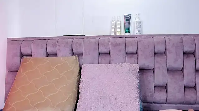 Alexa-Hunter online show from February 16, 8:07 pm